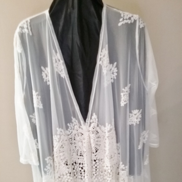 Casual Express Other - Casual Express lace cover up